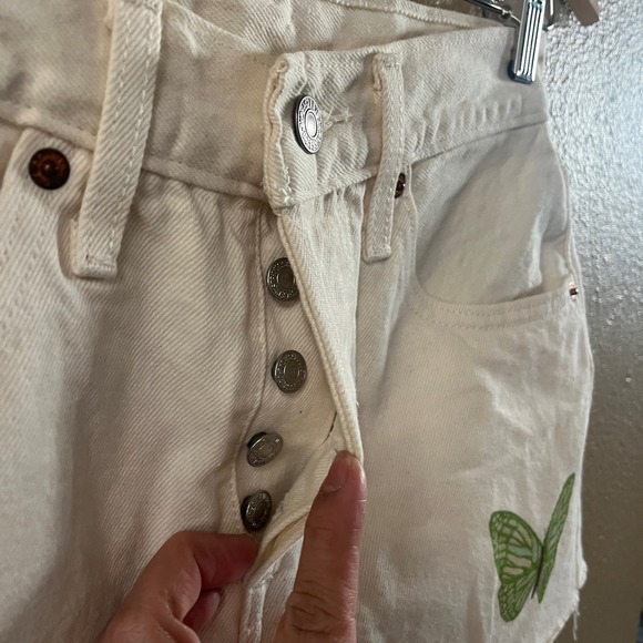 Levi’s 501 Give me butterflies high rise denim shorts - Picture 5 of 8